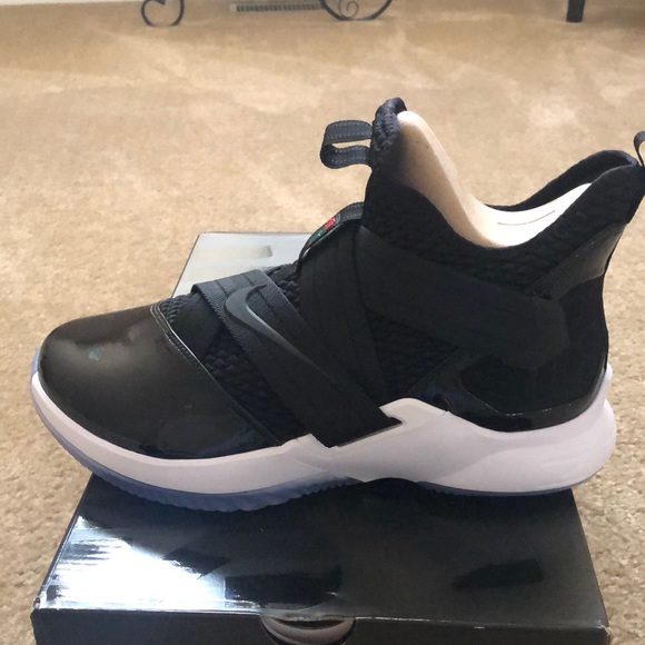 Nike LeBron Soldier XII SFG - Picture 2 of 4